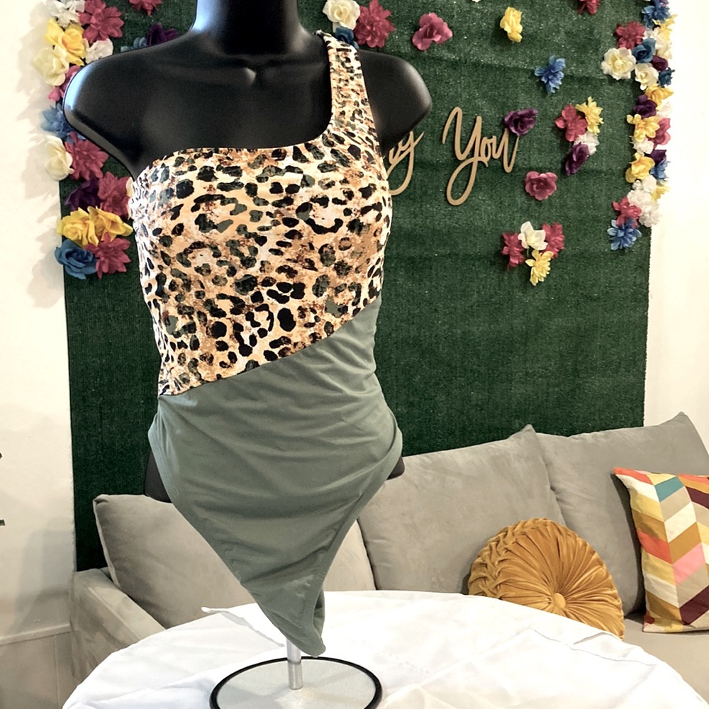 Mynah Swimsuit One shoulder Leopard Print NWT